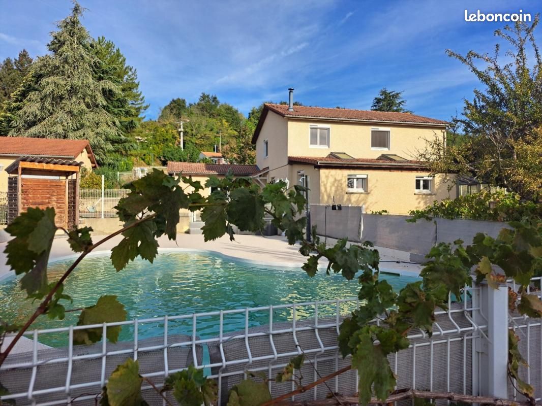 Maison 5 pièces 208 m² · à Sonnay · 208 m² · 1 650 €/mois