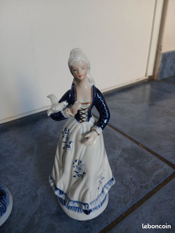 Deux statuettes (image 3)
