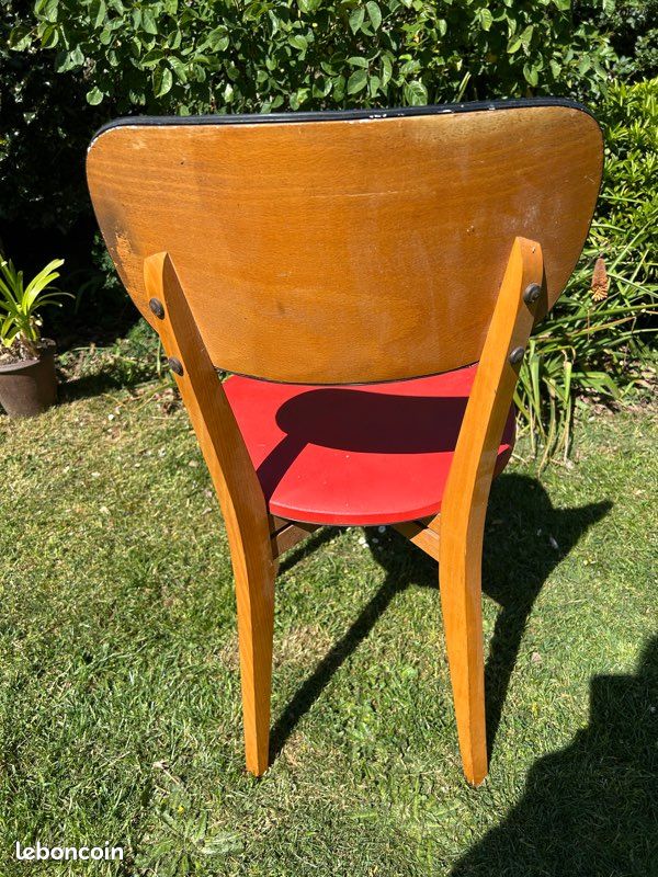 Vintage chaise scandinave bois de hêtre et skaï rouge avec liseré noir d'origine des années 60 / 70 (image 2)