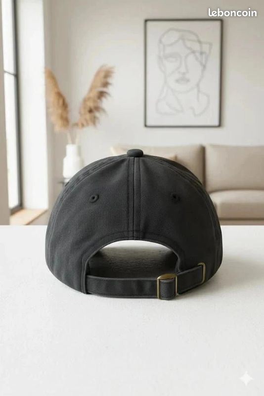Casquette Grise De Baseball Ou Chapeau Pour Luniforme Maquette Avec Vue Du Côté Droit Vecteurs