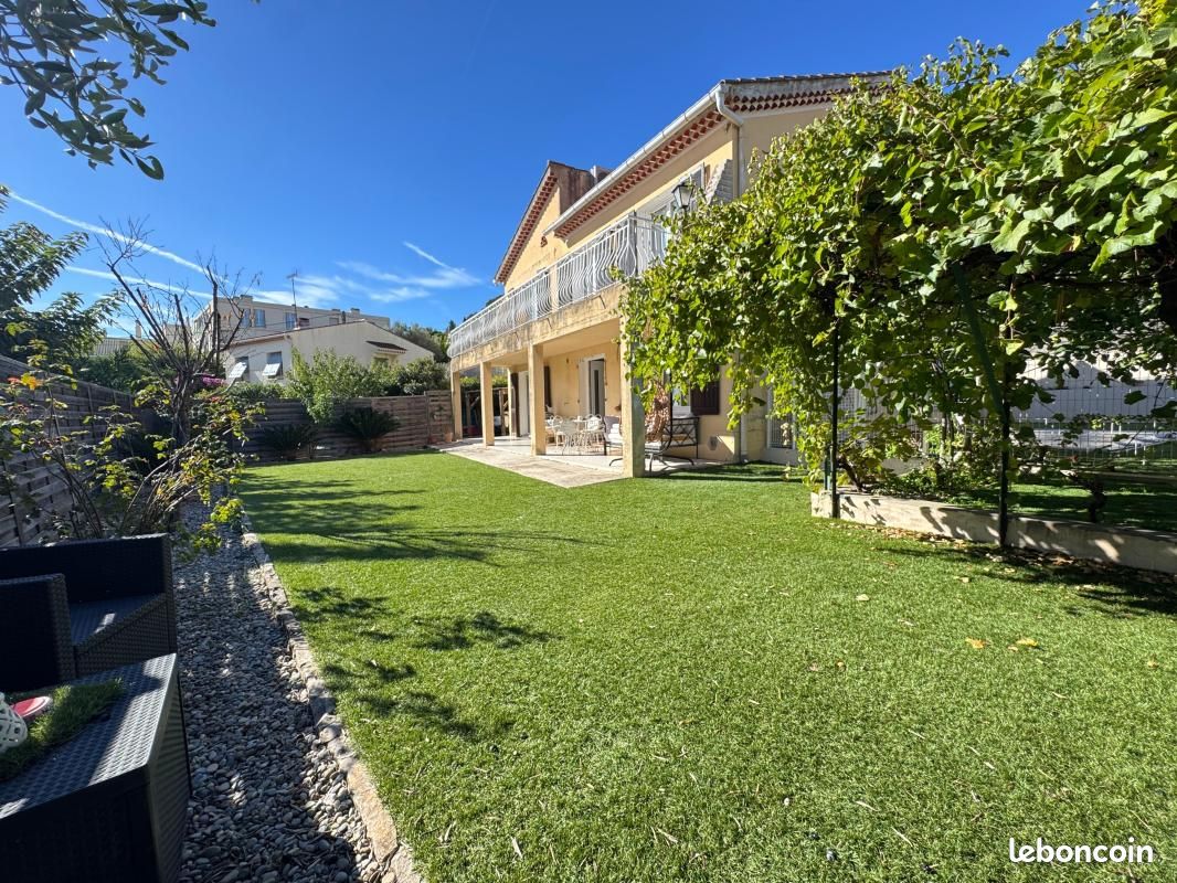 Maison 7 pièces 155 m² · à Ollioules · 155 m² · 649 000 €
