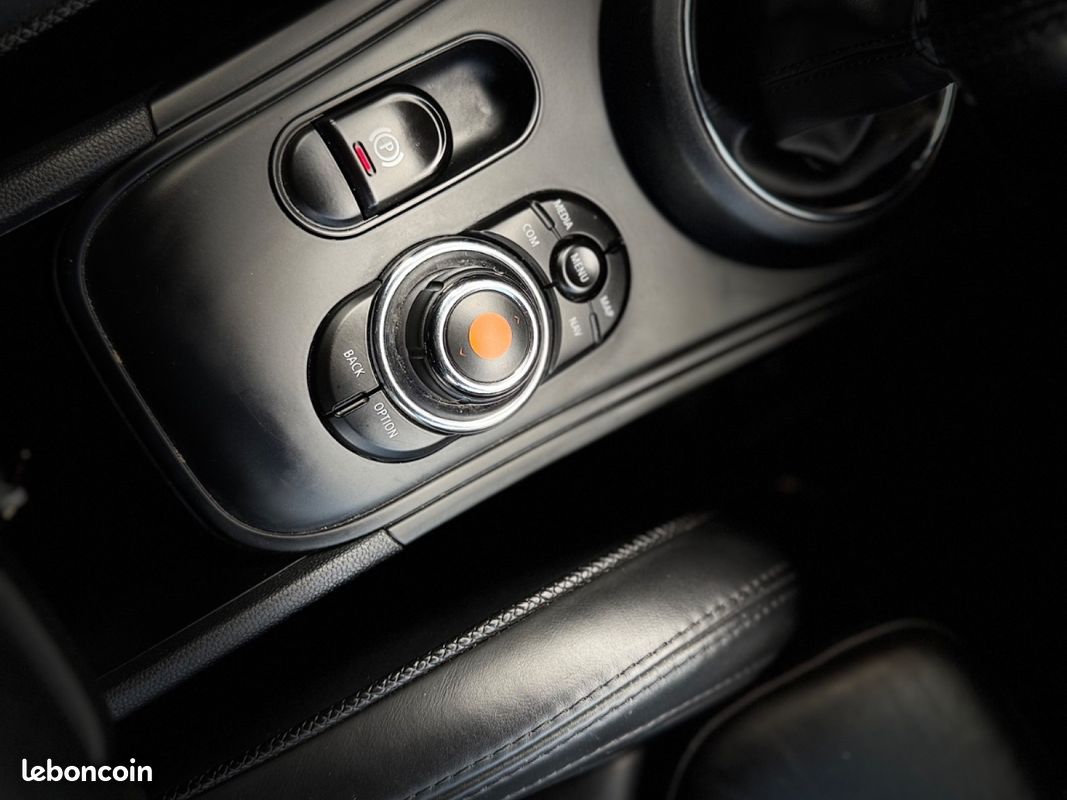 MINI COUNTRYMAN F60 136 ch BVA6 Cooper John Cooper Works CUIR BOITE AUTO GPS GARANTIE 12 MOIS (image 19)