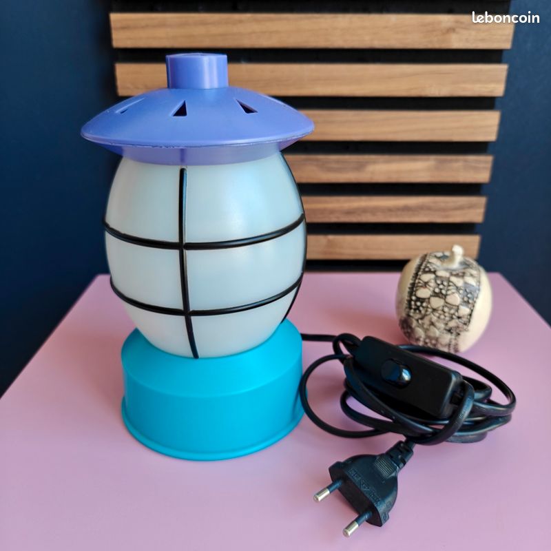 Lampe vintage IKEA Mammut années 90 – Design phare/lanterne bleu violet – Morten Kjelstrup & Allan Østgaard (image 9)