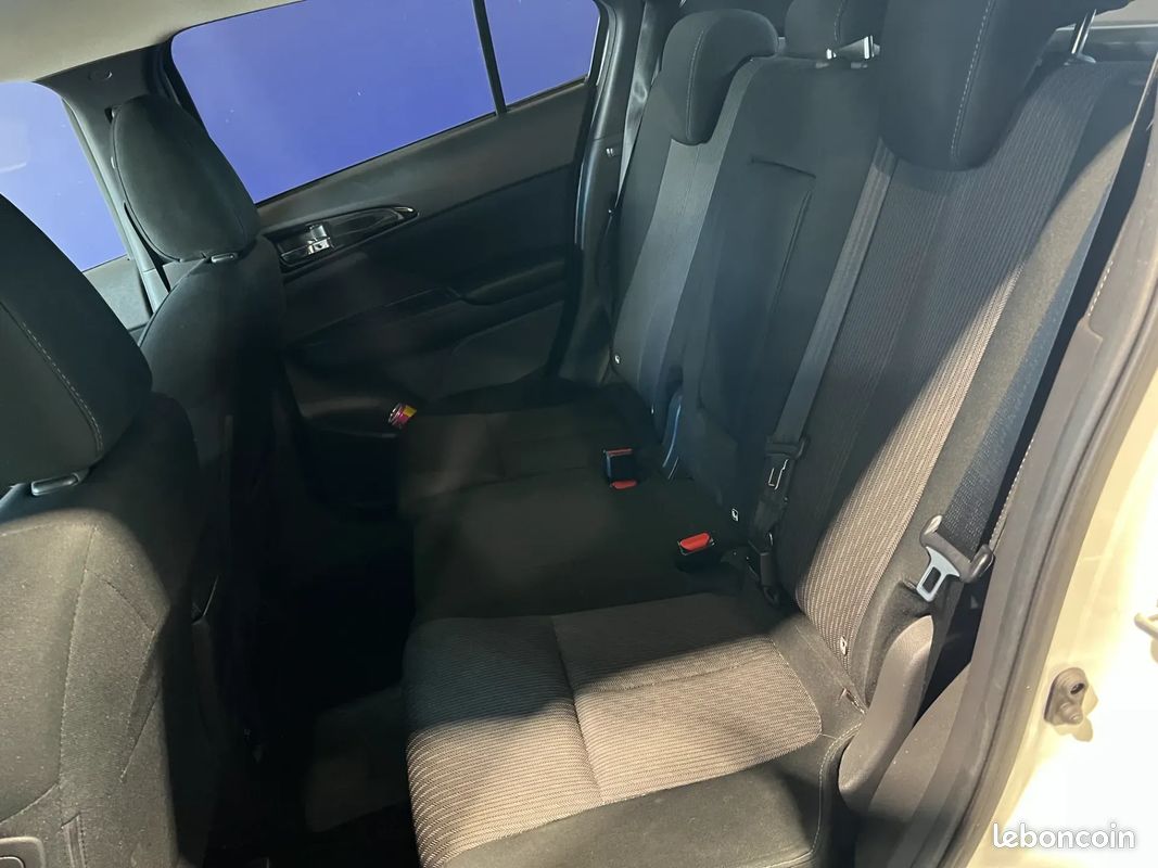MITSUBISHI ECLIPSE CROSS PHEV 188 INSTYLE 4WD – 2021 – AUTO – 102 000 km – CARPLAY – SIEGES CHAUFFANTS – SUIVI COMPLET (image 17)
