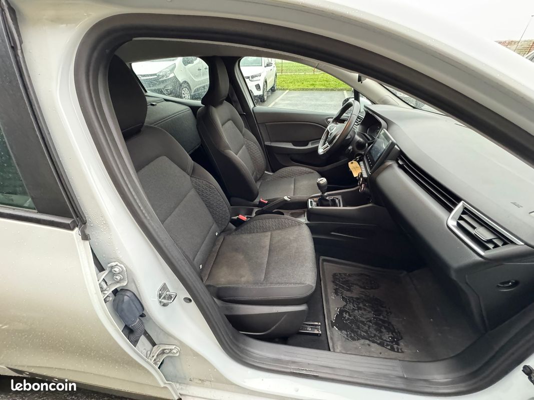 Renault clio v 1.5 blue dci 100 CV business / TVA RECUPERABLE 9400 HT/ (image 3)