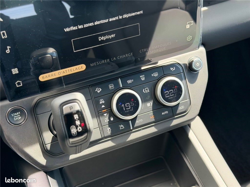 Land Rover Defender PHEV 110 X-Dynamic SE (image 22)