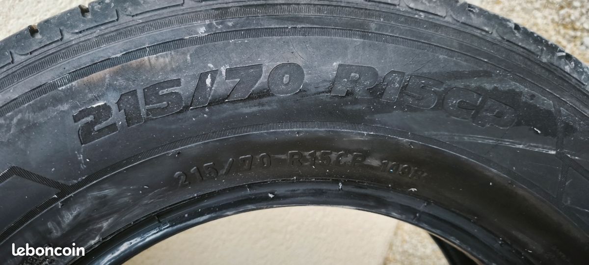 Pneus Pirelli 215/70R15CP (image 1)