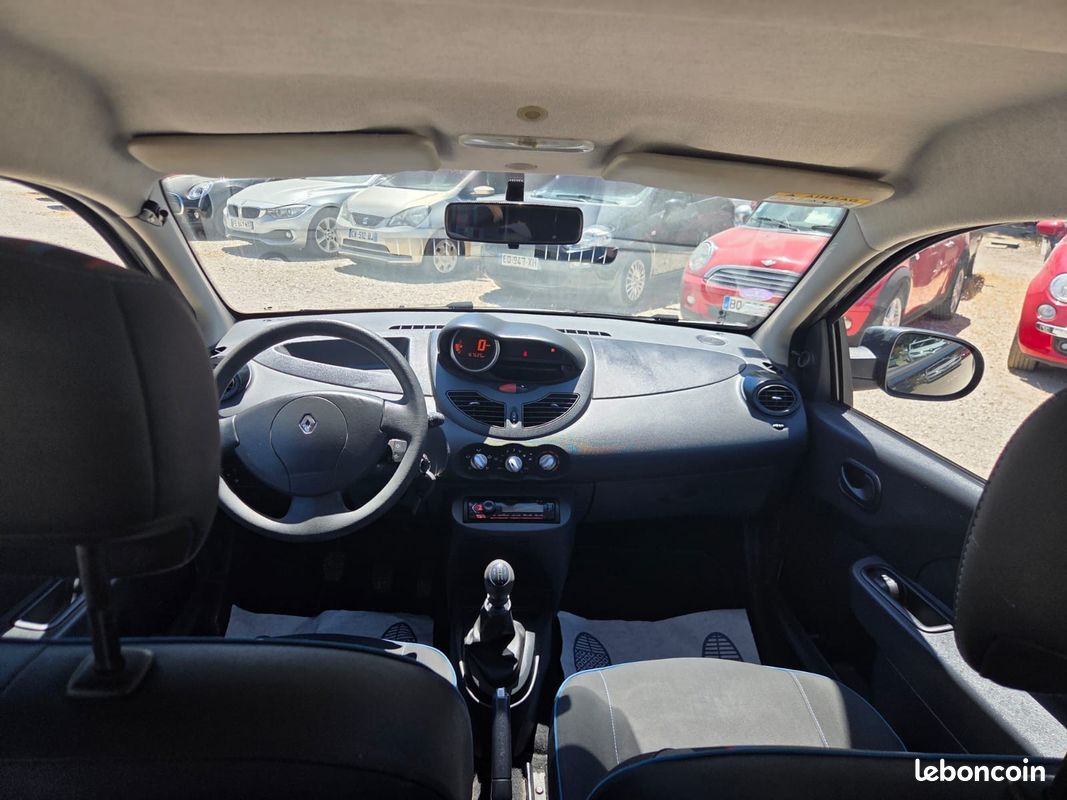 RENAULT TWINGO II 1.2 LEV 16v 75 eco2 Dynamique (image 6)