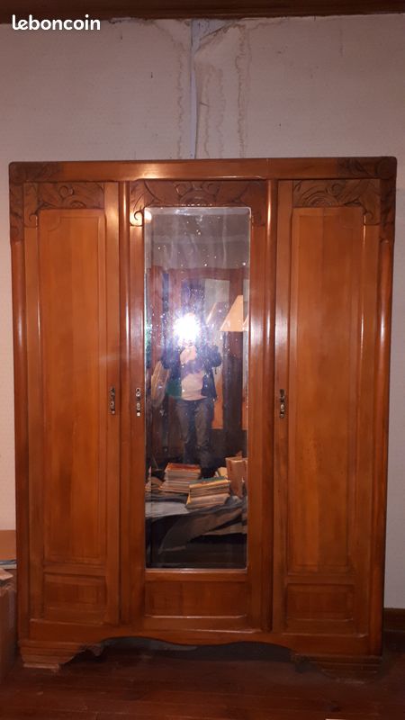 Armoire en bois (image 1)