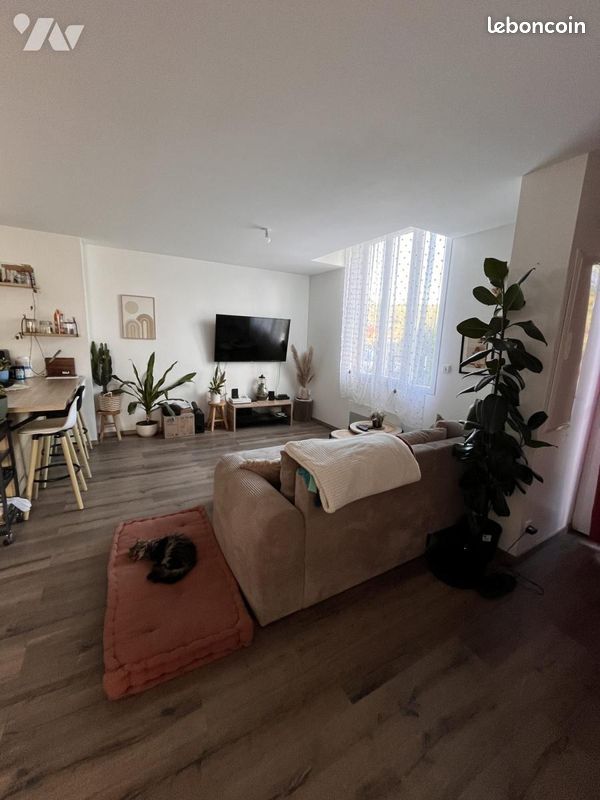 Immeuble 232 m² · à Séméac · 232 m² · 374 400 €
