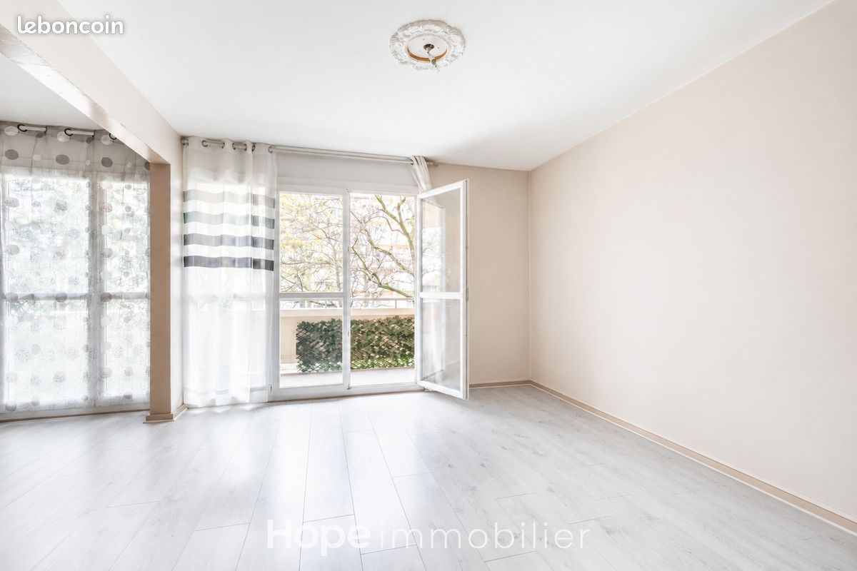 Appartement 3 pièces 73 m² · à Sainte-Foy-lès-Lyon · 73 m² · 210 000 €