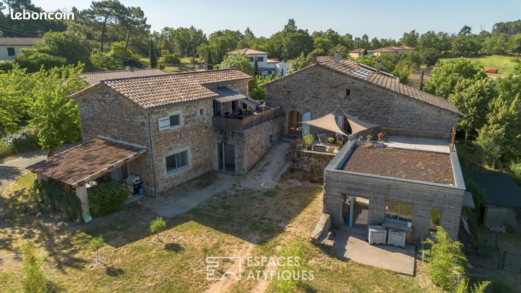 Mas 15 pièces 253 m²