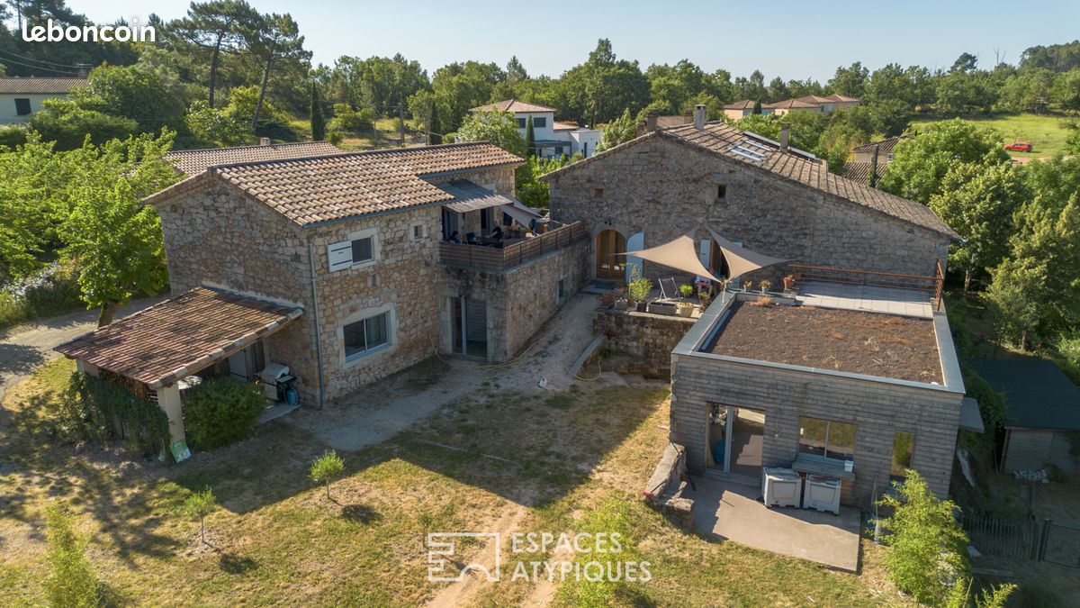 Maison 15 pièces 253 m² · à Chassiers · 253 m² · 780 000 €