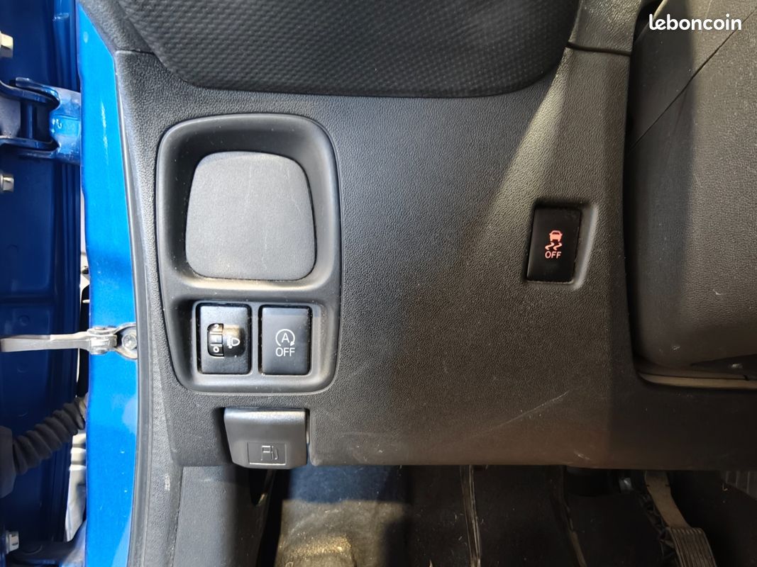CITROEN C1 VTi 72 ch Feel / RADARS DE RECUL ARRIERE / CLIM MANUELLE / LIMITEUR DE VITESSE / MOTEUR A CHAINE (image 16)
