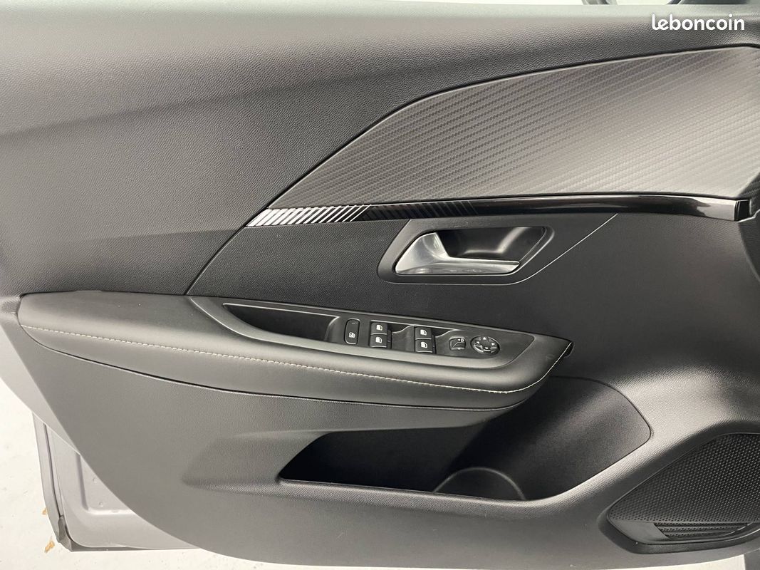 PEUGEOT 208 Hybrid 100 e-DCS6 Allure (image 26)