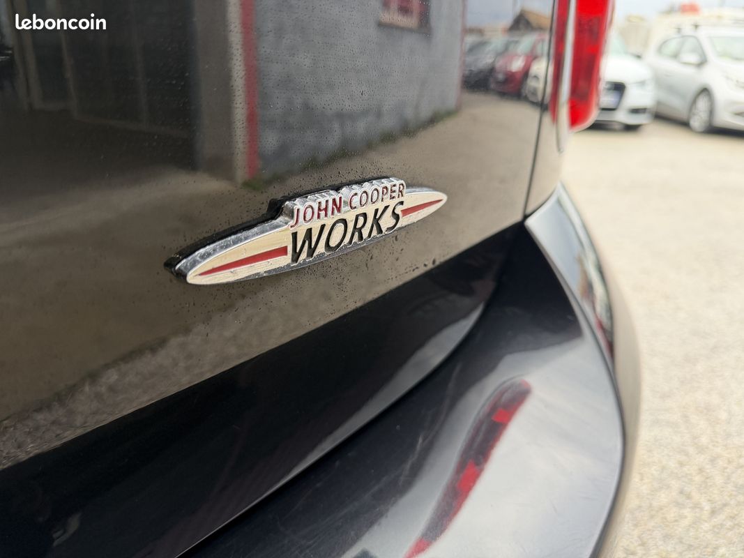 Mini COUNTRYMAN COOPER S 184CH JCW RED HOT CHILI ALL4 (image 15)