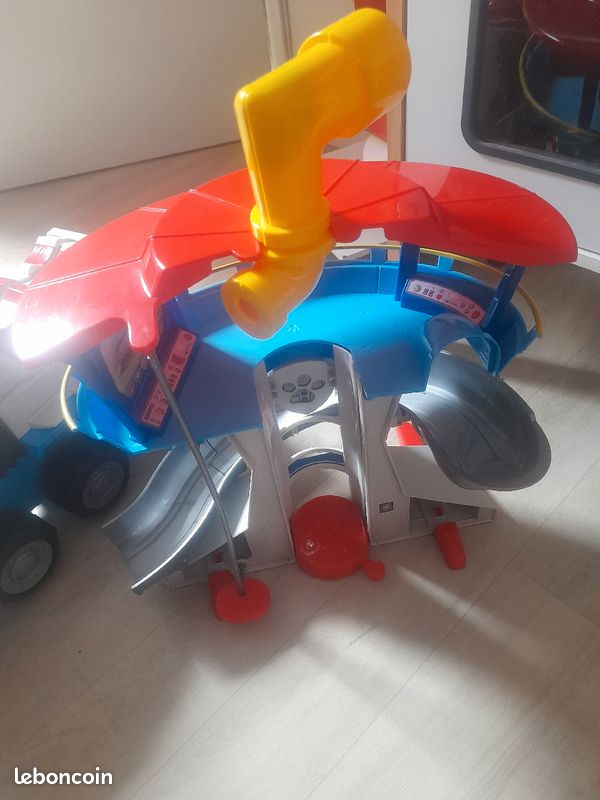Tour de contrôle par partouille (image 1)