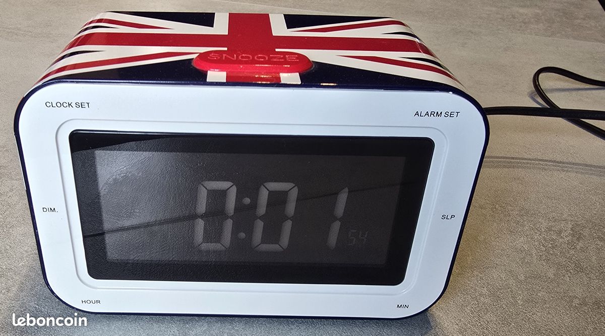 BIGBEN Radio réveil New York - RR30NY2 pas cher