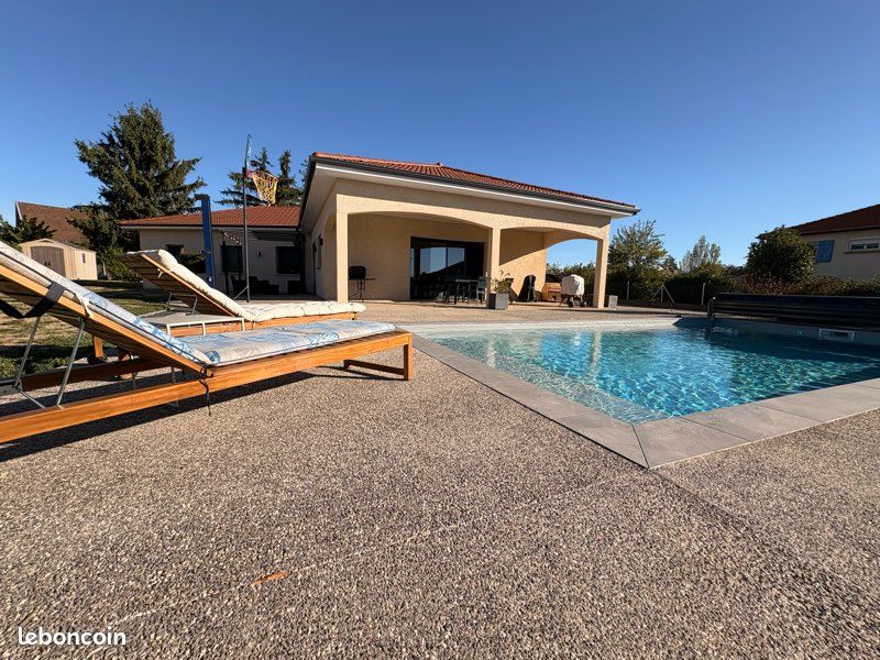 Maison 5 pièces 140 m² · à Renaison · 140 m² · 389 000 €