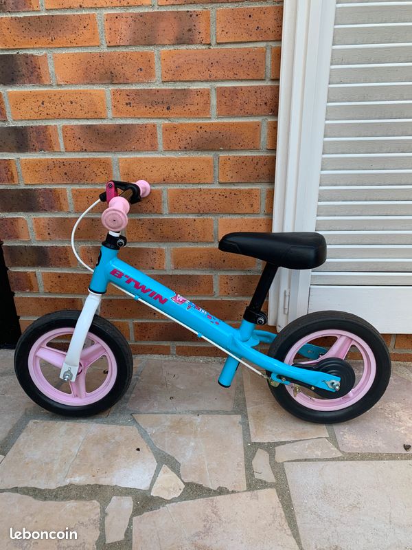 B Twin Rose Ou Bleu Draisienne Draisienne BTWIN Rose Et Bleu Vélos