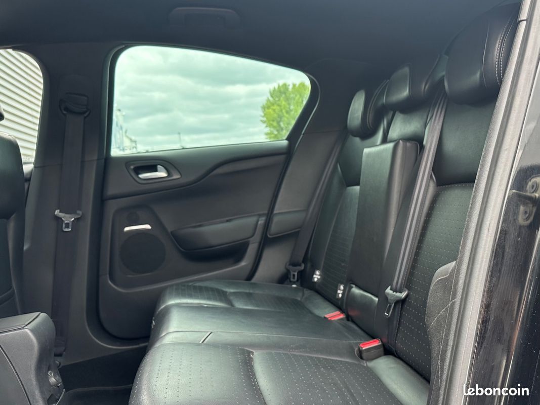 CITROEN DS4 HDi 160ch Sport Chic CUIR SONO DENON ATTELAGE BLUETOOH AUCUN FRAIS (image 12)