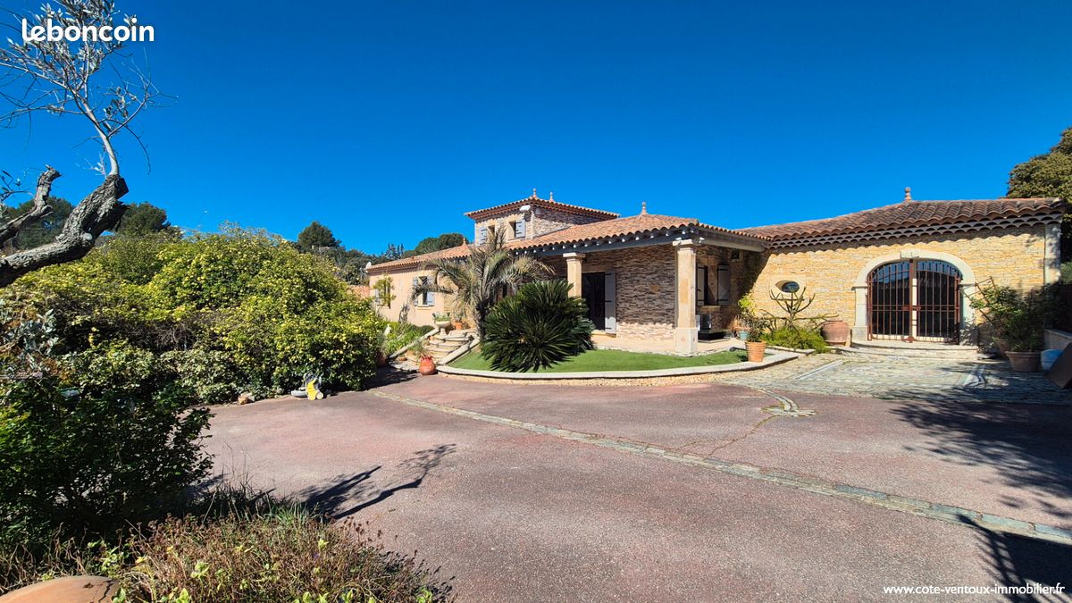 Maison 8 pièces 176 m² · à Vacqueyras · 176 m² · 759 900 €