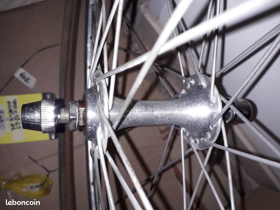 ROUE AVANT MAVIC MA2 700c hub maillard VELO DE ROUTE CLINCHER 97.3 mm EUR 20,00 - FR