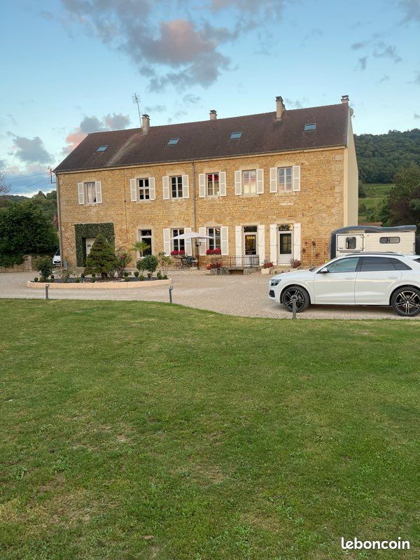 Maison 13 pièces 372 m² · à Beaufort-Orbagna · 372 m² · 690 000 €