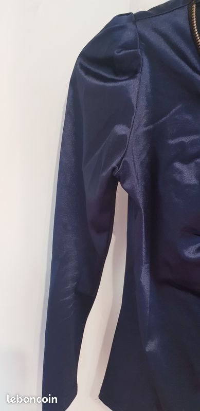 T-shirt en satin bleu marine pour femme (image 3)