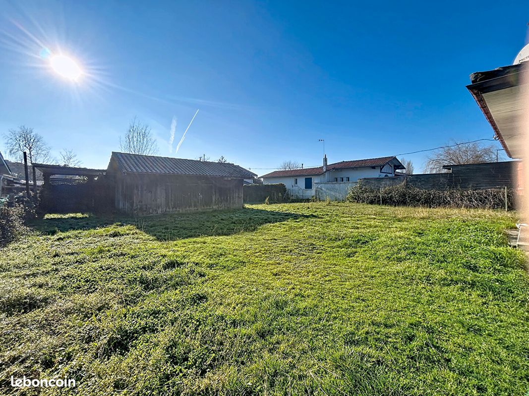 Terrain 527 m² · à Parentis-en-Born · 527 m² · 109 000 €
