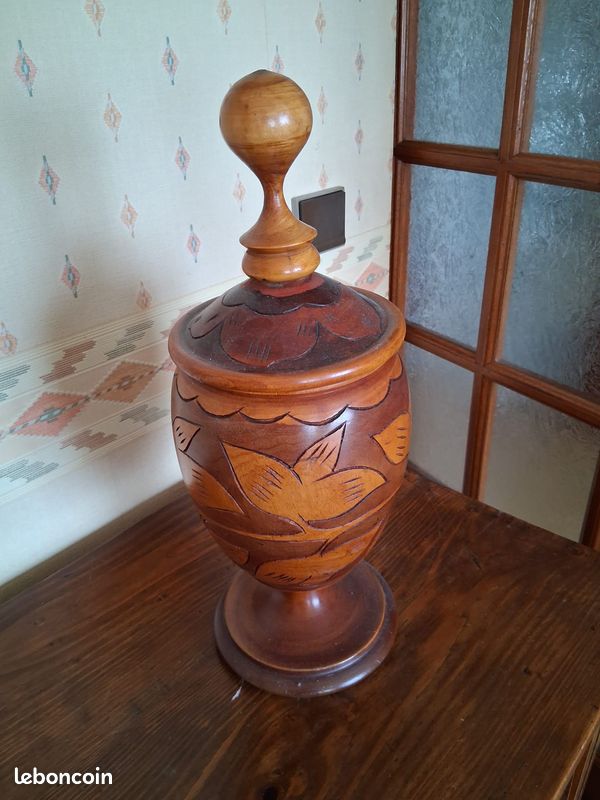 Pot décoratif en bois (image 1)