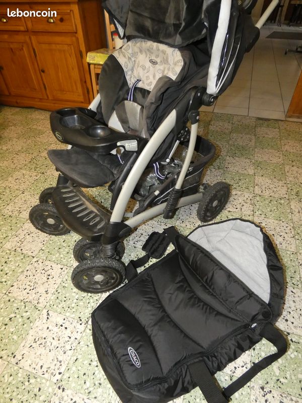 Poussette GRACO Comfort TPoussette GRACO Comfort Tracker + chancelière neuve (image 1)