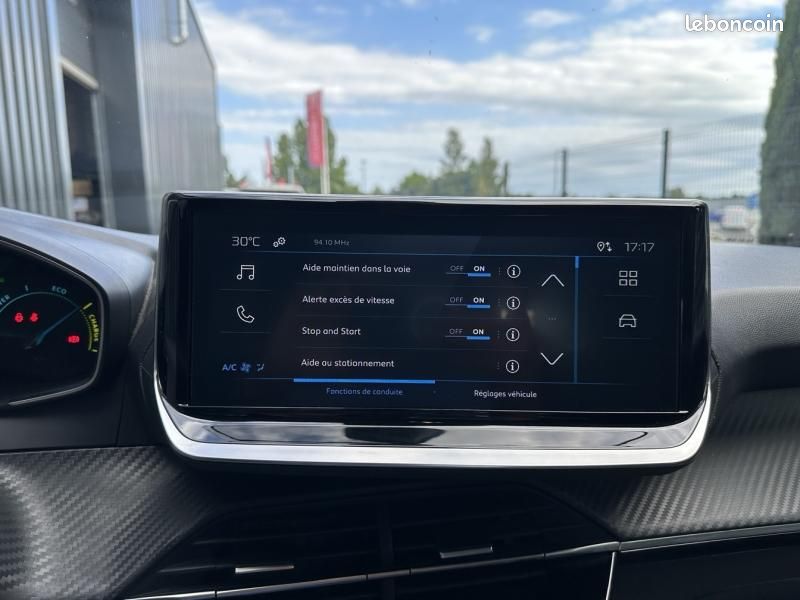 Peugeot 208 1.2 Hybrid 110ch Style e-DCS6 (image 23)