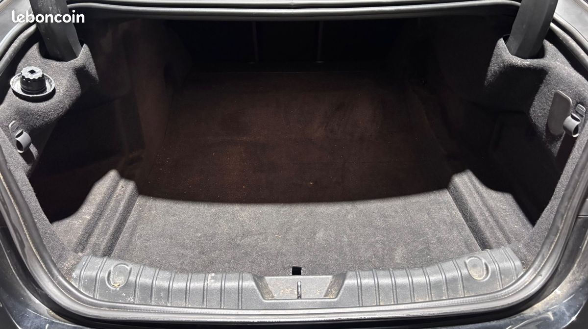 JAGUAR XF 3.0 D 300CH R-SPORT BVA - Entretien Jaguar - Carplay - Caméra de recul (image 15)
