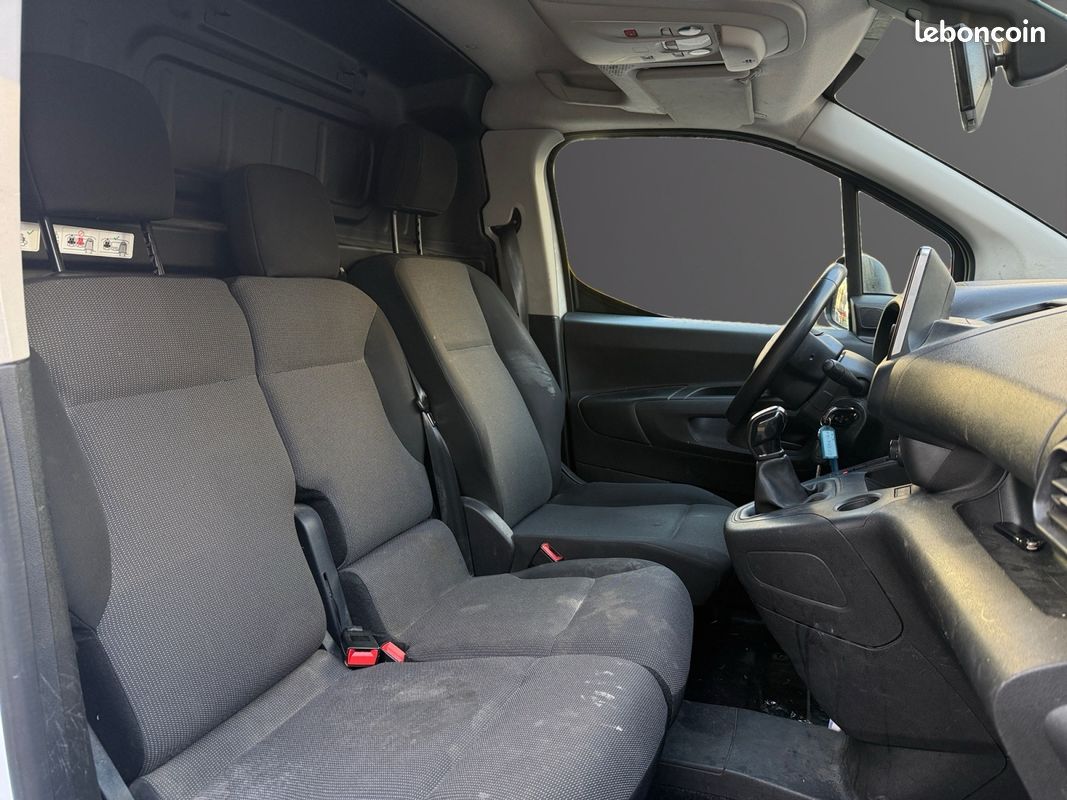 CITROEN BERLINGO Taille M BlueHDi 100 SS BVM6 Feel Pack (image 9)