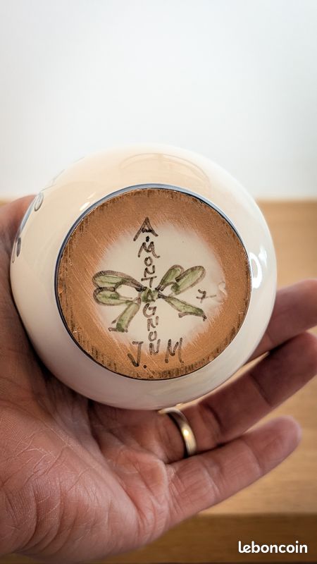 Vase boule en céramique de l'atelier de Montagnon à Nevers (image 4)