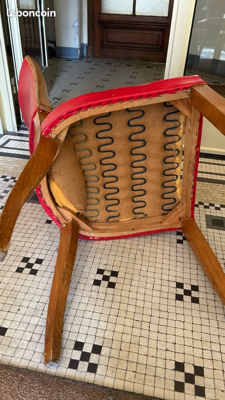 Chaises vintage bistrot années 50/60 en bois et skaï rouge – lot de 4 (image 7)