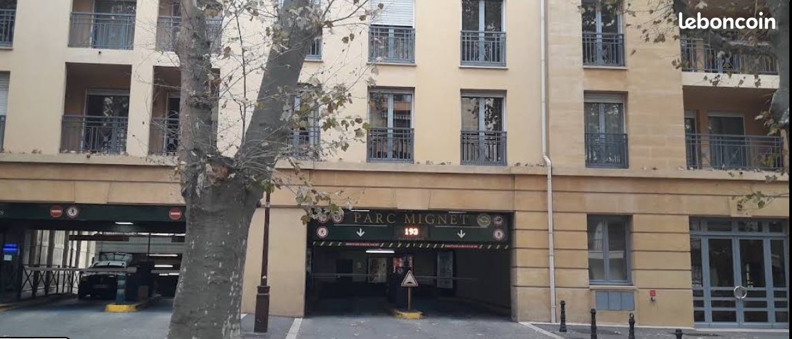 Parking/box Aix-en-Provence · 240 €/mois
