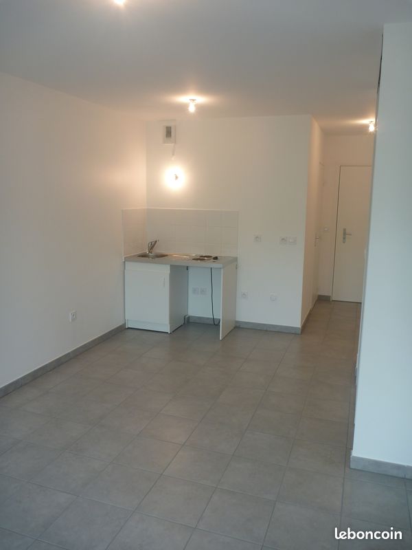 Appartement 1 pièce 27 m² · à Caluire-Et-Cuire · 27 m² · 550 €/mois
