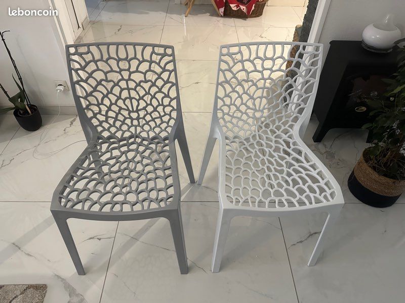 Lot de 4 chaises modernes (image 1)