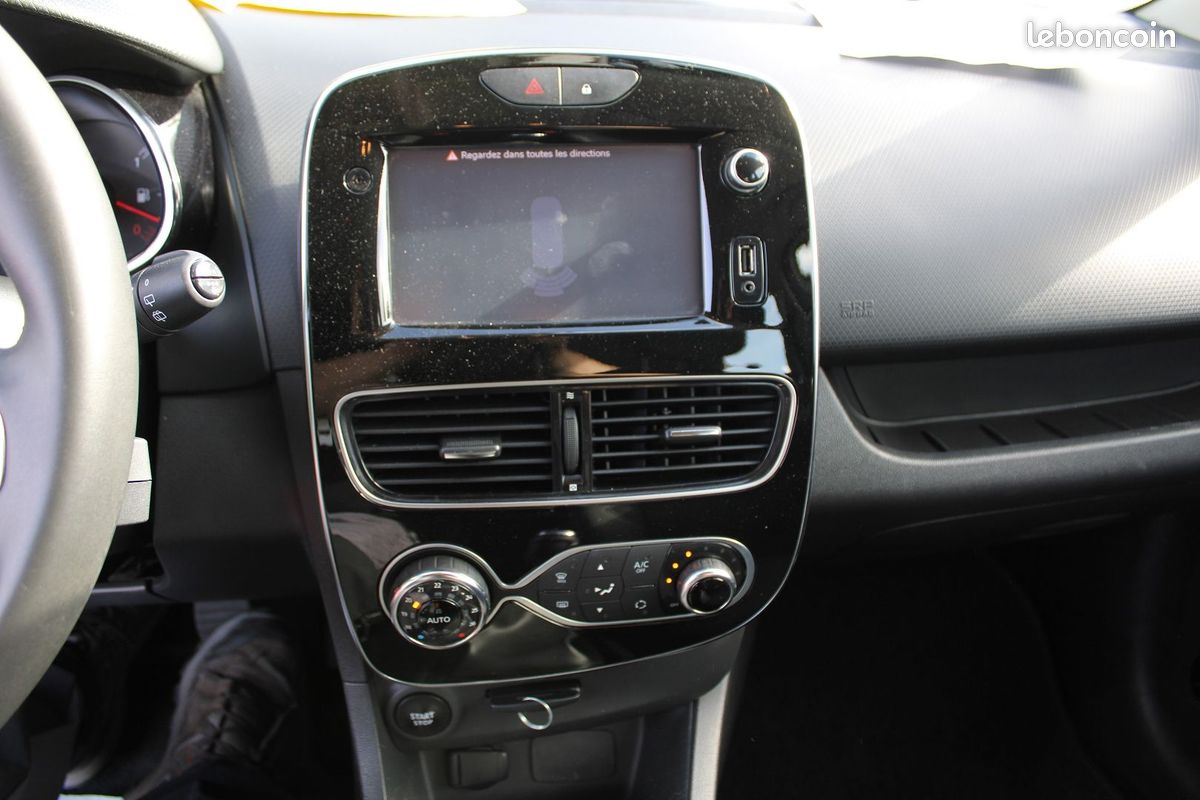 Renault CLIO 4 PHASE II TCE 90 CV BUSINESS GPS MÉDIA USB RÉGULATEUR BLUETOOTH CLIM AUTO RADARS (image 12)