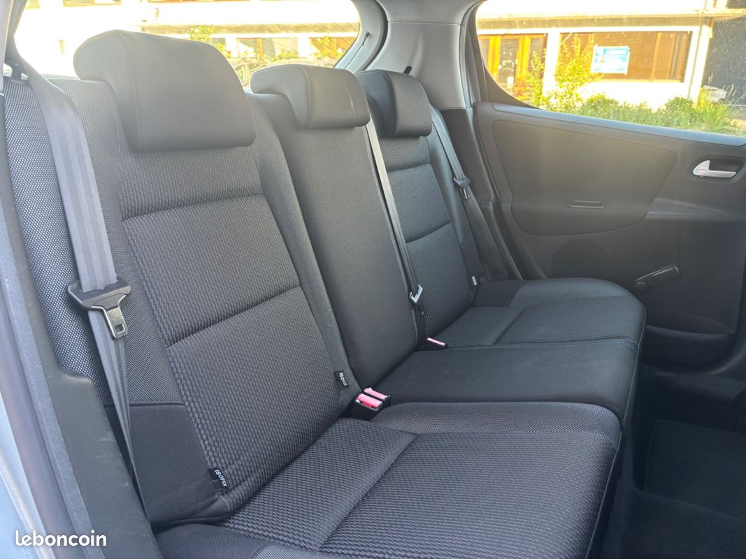 Peugeot 207 1.6 hdi 92ch urban move - distribution faite (image 8)
