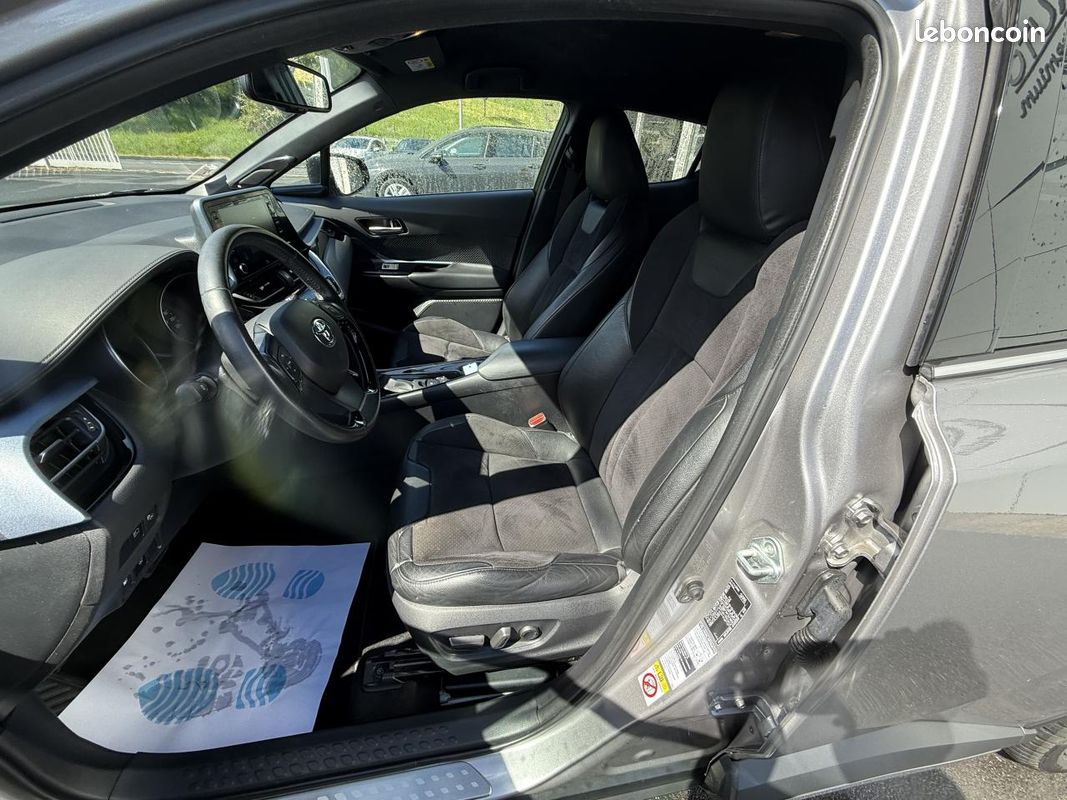 TOYOTA C-HR 2.0 Hybrid - BV e-CVT Collection GPS + CAMERA AR + CLIM (image 9)