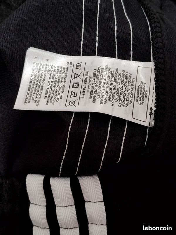 Ensemble adidas authentique, jamais porté. Acheté 140 (image 14)