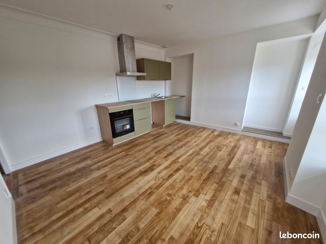 Appartement 2 pièces 35 m² · à Saint-Hilaire-du-Harcouët · 35 m² · 480 €/mois