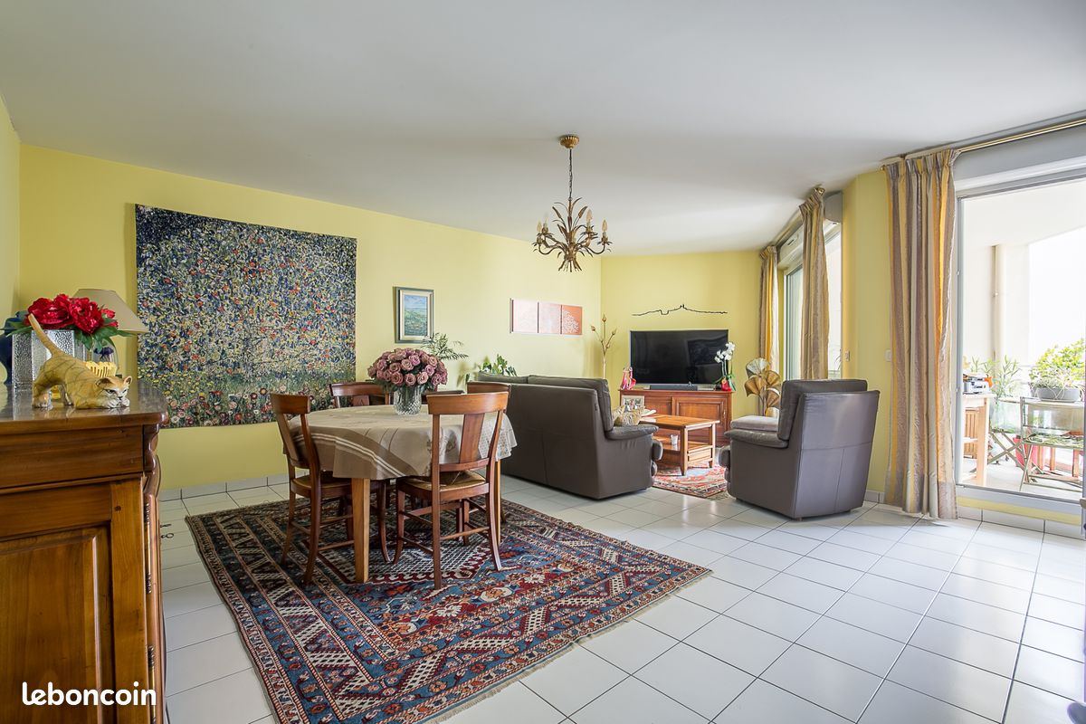 Appartement 4 pièces 103 m² · à Marseille · 103 m² · 250 000 €