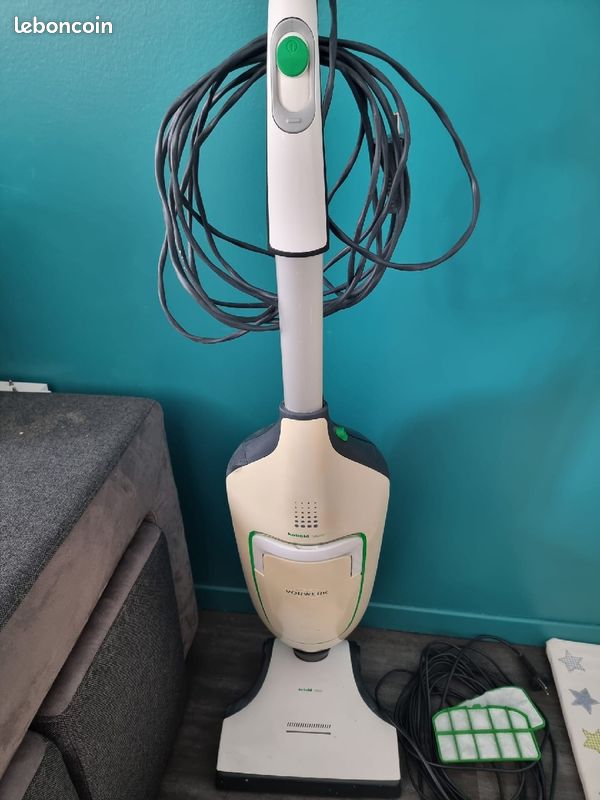 Aspirateur vk200 kobold avec ses brosses en très bon état (image 2)