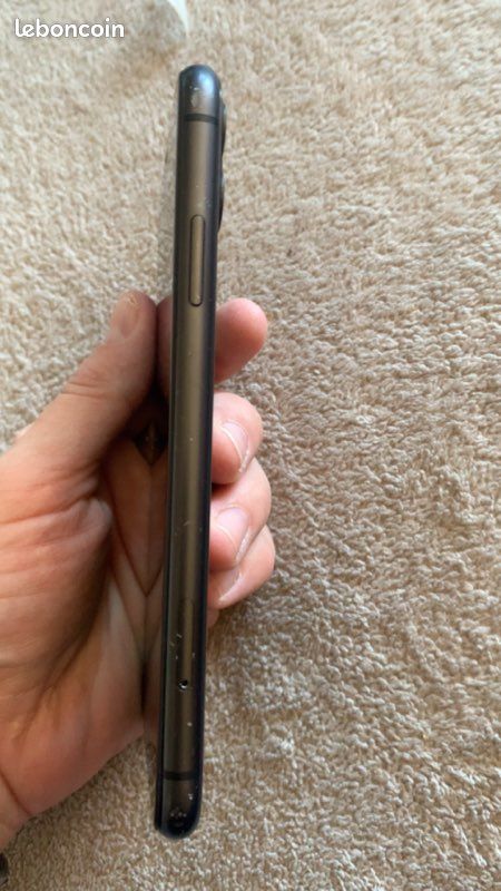 Vend iPhone 11 (image 1)