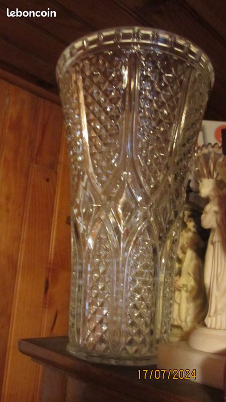 Tres joli vase en verre (image 2)