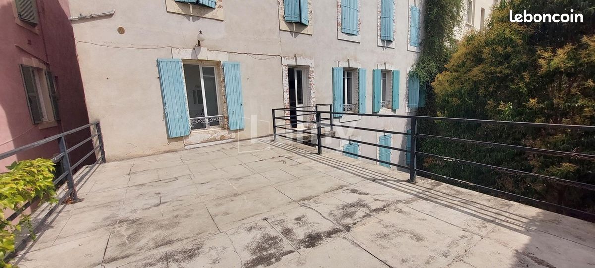 Appartement 5 pièces 123 m² · à Alès · 123 m² · 842 €